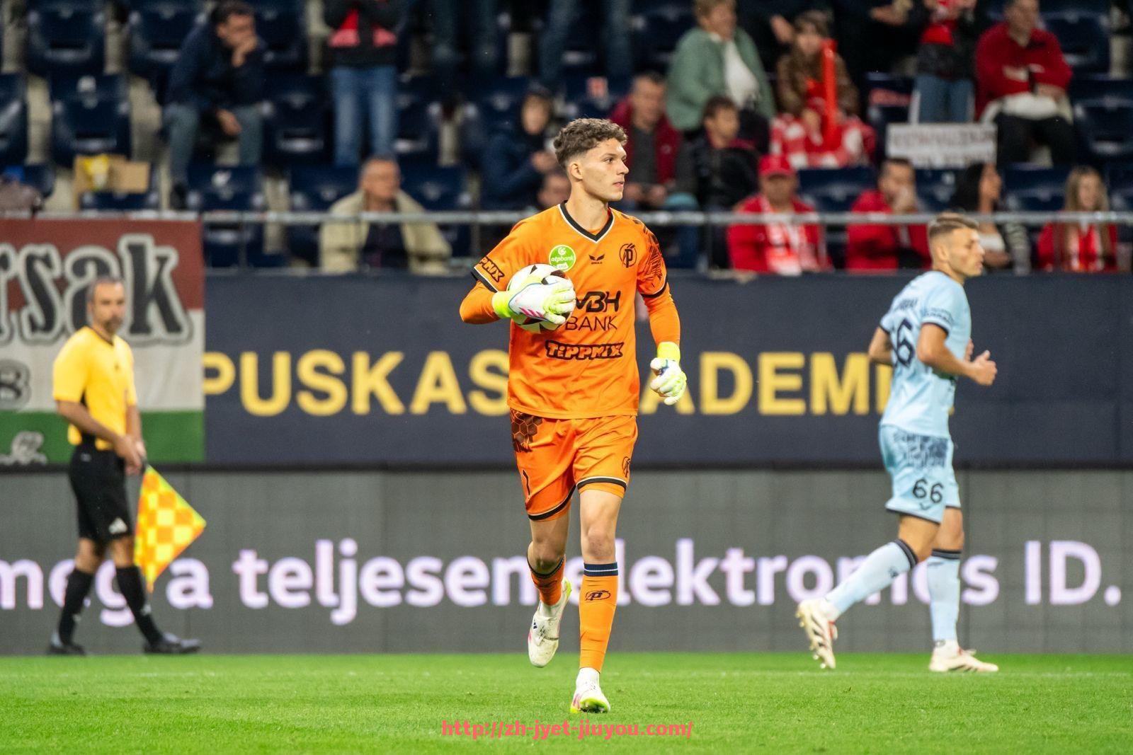 九游jiuyou-世俱杯比赛用球材质详解及其对比赛表现的影响